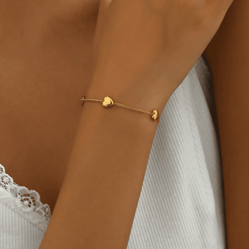 Dailywear Anti-tarnish 18k Gold Plated Little Hearted Bracelet  view 3