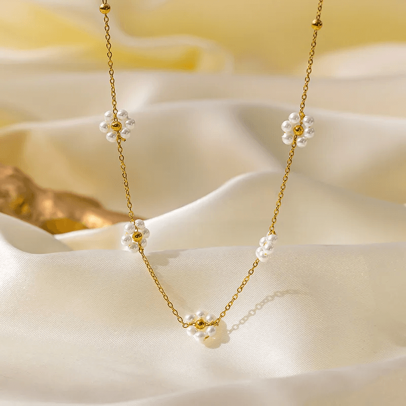 Anti-tarnish Retro Sweet Pearl Daisy Flower Necklace  view 6