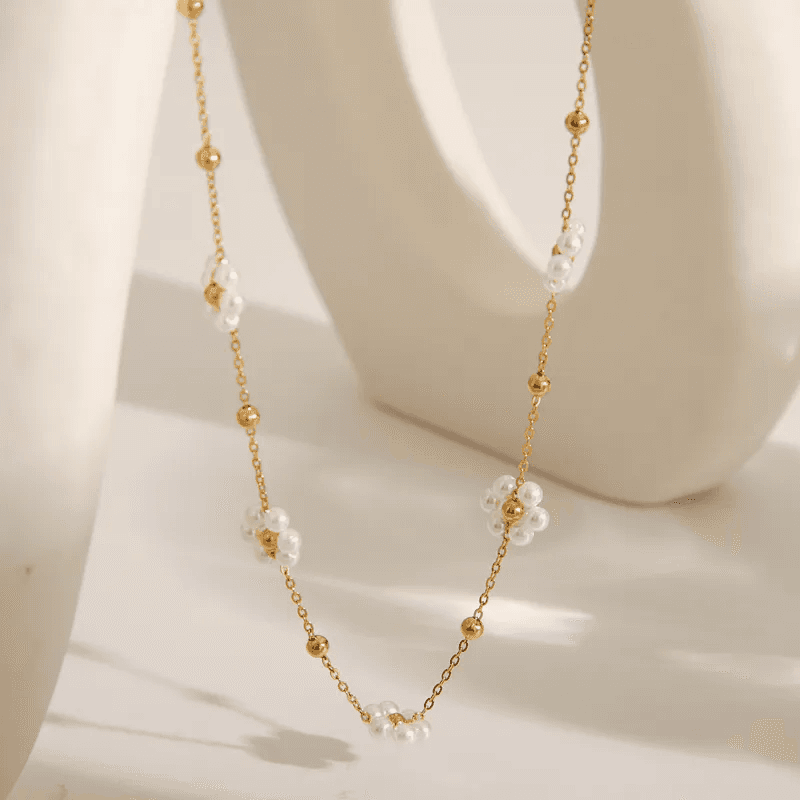 Anti-tarnish Retro Sweet Pearl Daisy Flower Necklace  view 4
