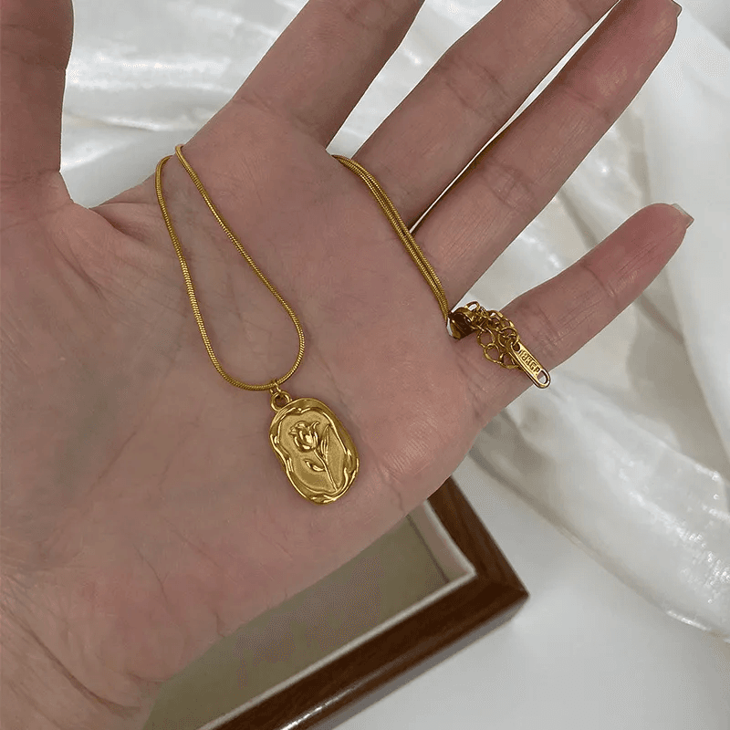 Anti-tarnish Eternal Rose Botanical Pendant Necklace  view 5