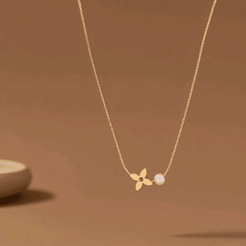 Anti-tarnish Pearl And 4 leaf Clover Pendant Minimalist Necklace  view 3