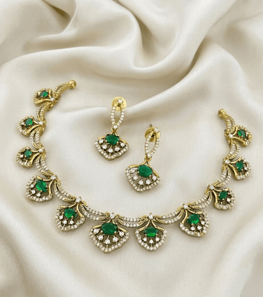 Emerald Radiance Floral AD Necklace Set