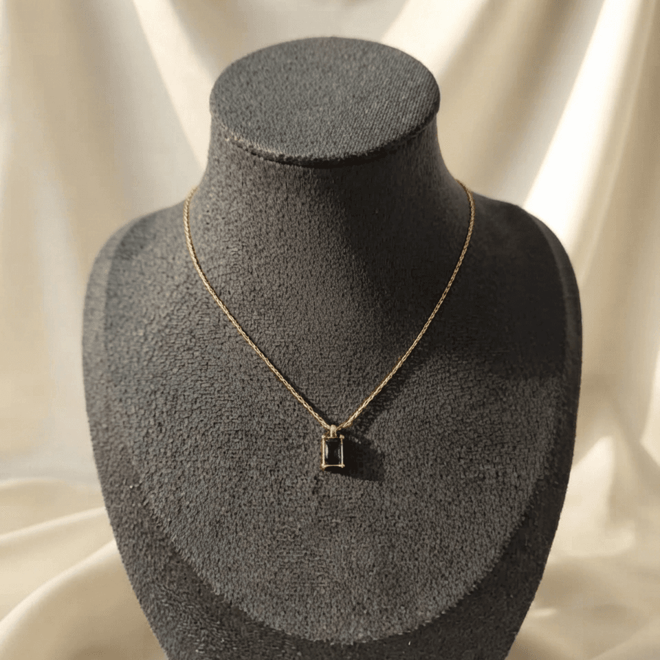 Minimal Emerald Rectangular Pendant Antitarnish Chain