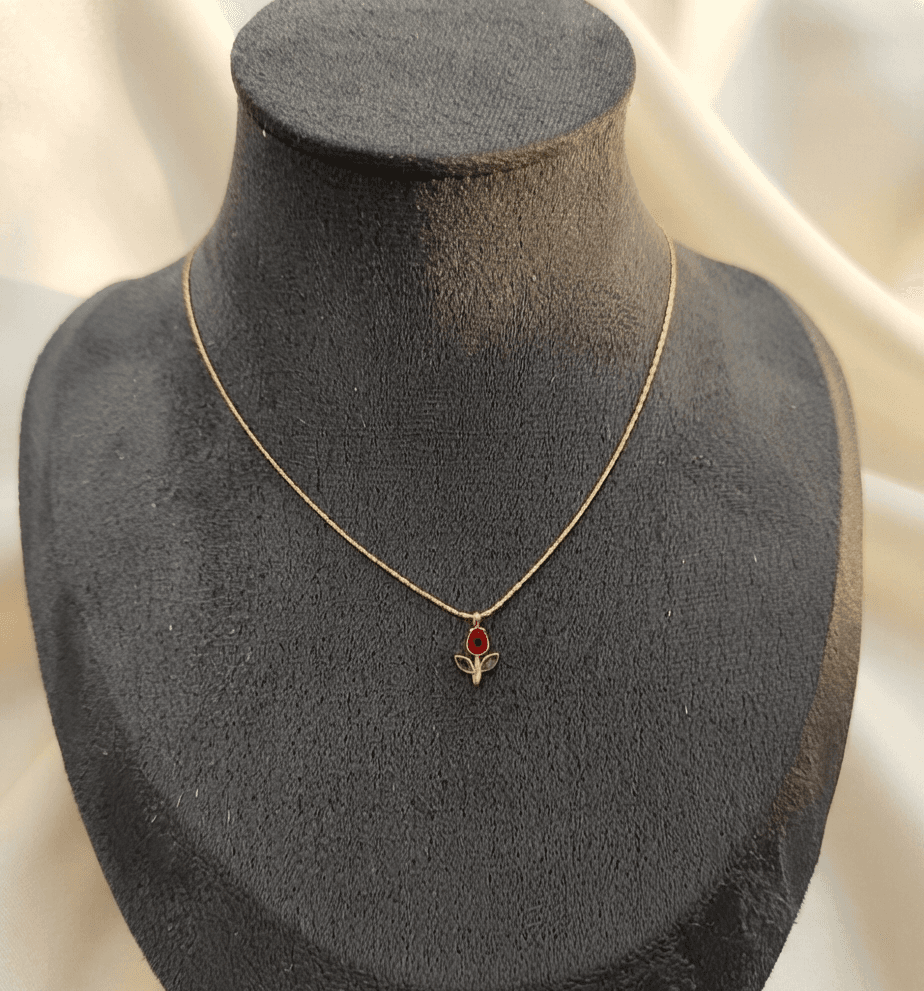 Minimal Red Tulip Pendant Antitarnish Necklace  view 2